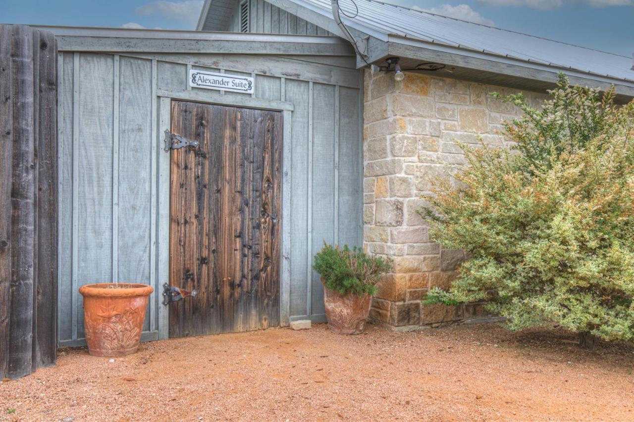 Romantic Oasis With Hot Tub Near Fred And Wineries! Fredericksburg Esterno foto